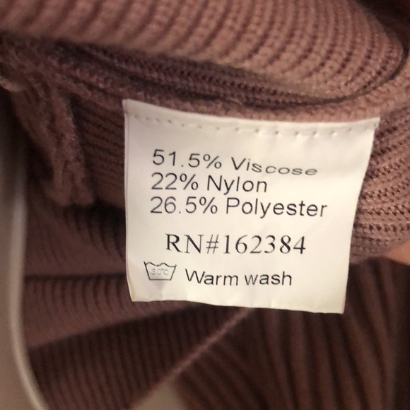 Woman’s ribbed fall crisscrossed cropped mauve bodycon ribbed top - Picture 9 of 13